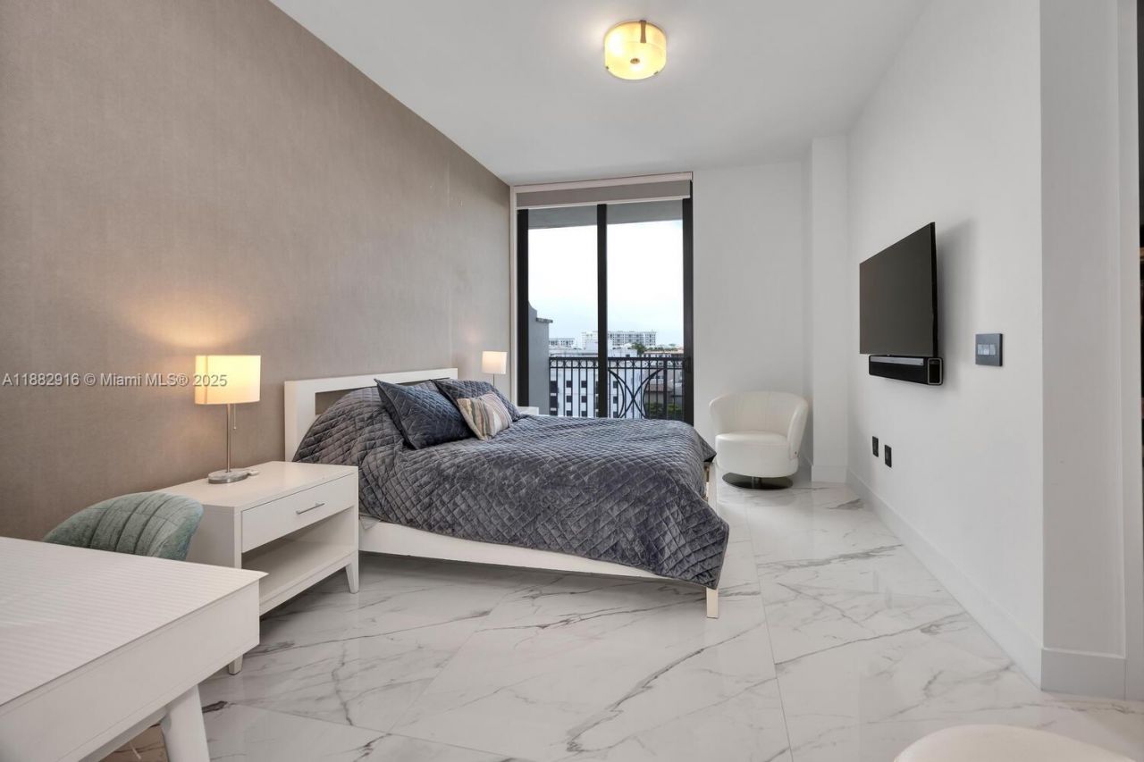 301 Altara Ave, Unit LPH914, Coral Gables, FL 33146 Photo