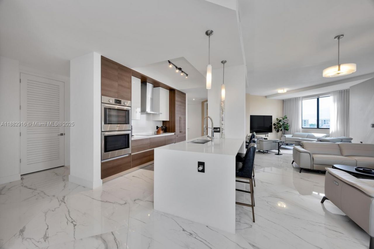 301 Altara Ave, Unit LPH914, Coral Gables, FL 33146 Photo