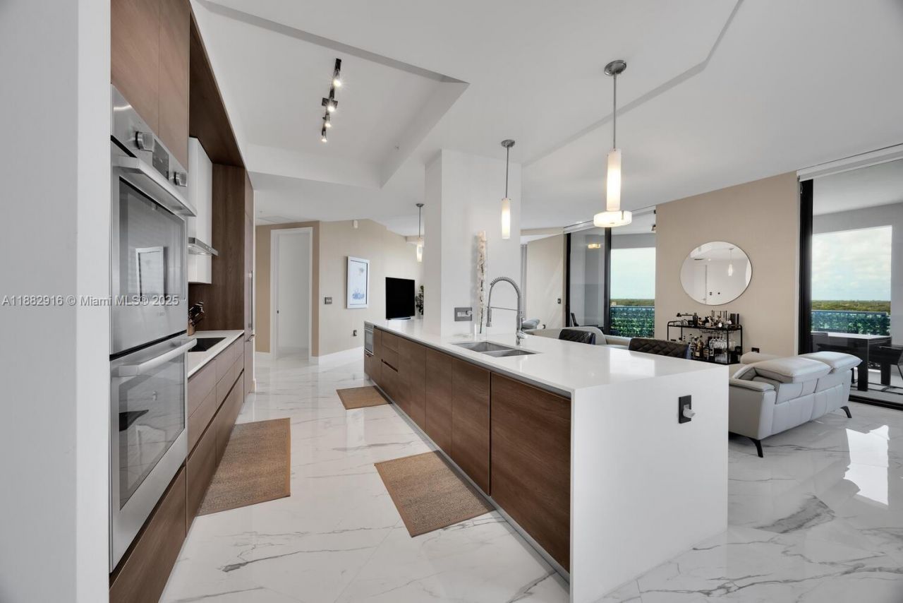 301 Altara Ave, Unit LPH914, Coral Gables, FL 33146 Photo