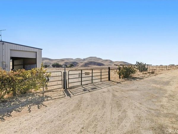 485 S 8 th Street, Shandon, CA 93461