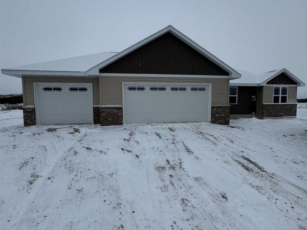 1235 PUTNAM DRIVE, Pulaski, WI 54162