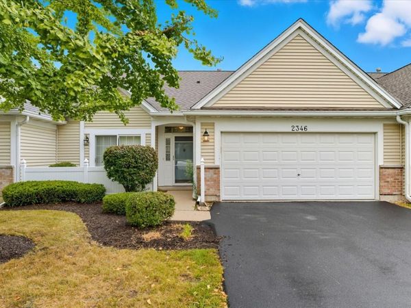 2346 Ashbrook Lane, Grayslake, IL 60030