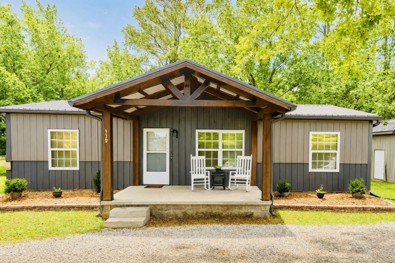 339 Flatwoods School Rd, Linden, TN 37096 Main Photo