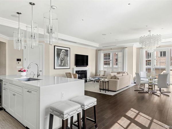 6000 Royal Court, Unit 6012, North Hills, NY 11040