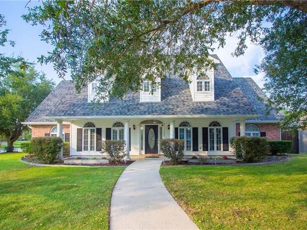 108 LAKE RIDGE Drive, LaPlace, LA 70068