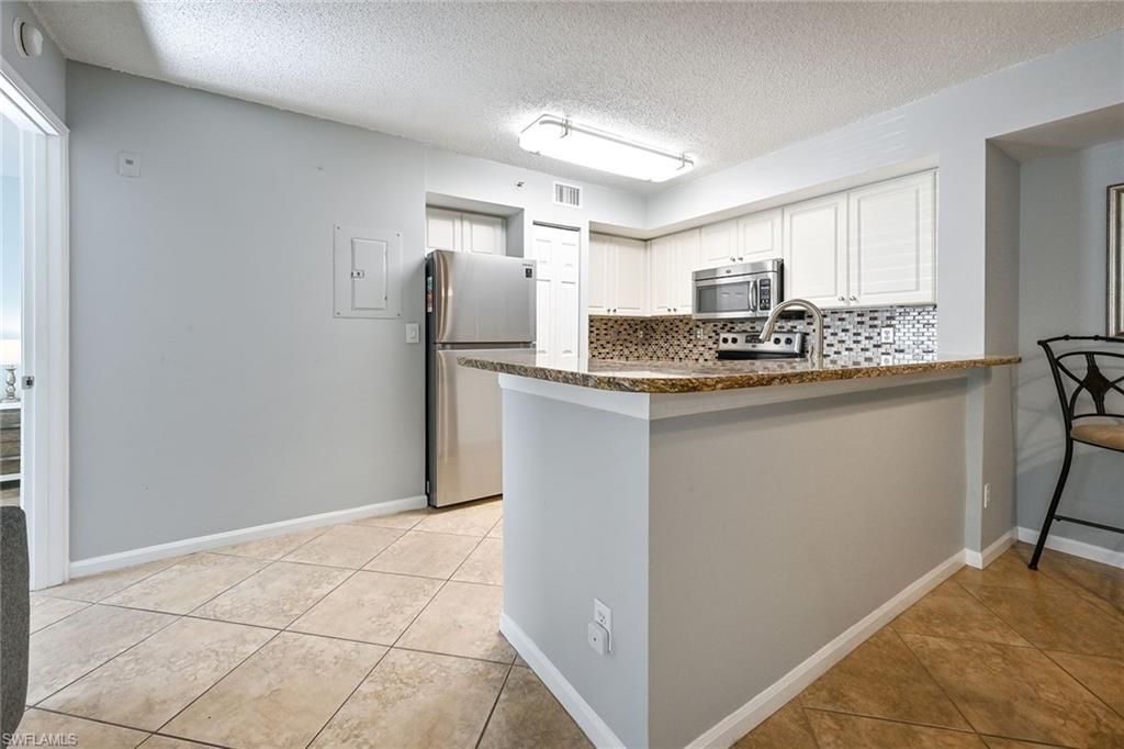 1265 Wildwood Lakes Blvd, Unit 3-103, Naples, FL 34104 Photo