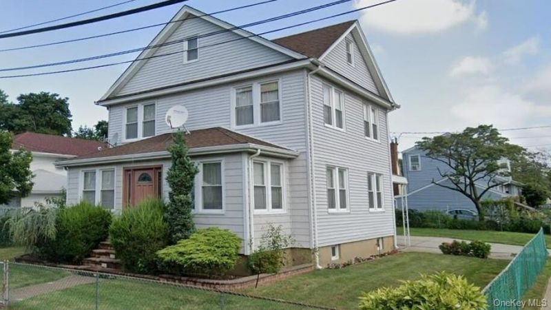 727 Beck Street, Uniondale, NY 11553 Main Photo