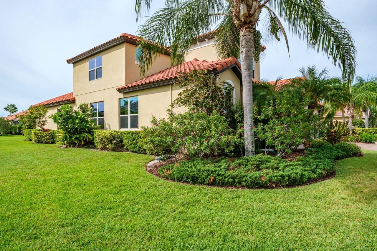 165 Mobbly Bay Drive, Oldsmar, FL 34677 Photo