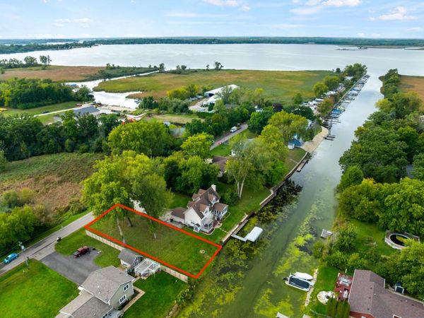 26118 W Oak Avenue, Antioch, IL 60002