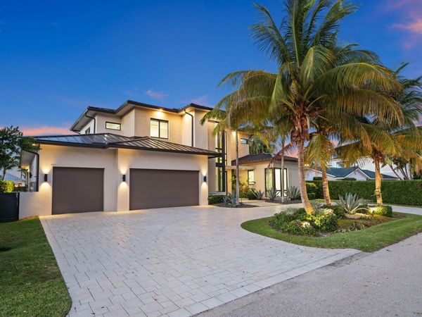 933 Allamanda Drive, Delray Beach, FL 33483