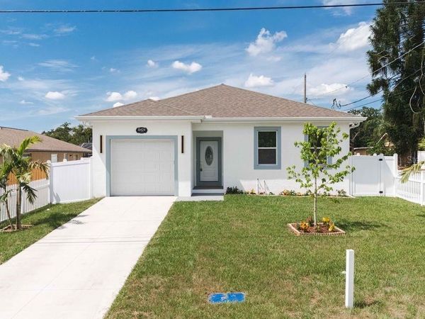 8424 N 16TH STREET, TAMPA, FL 33604