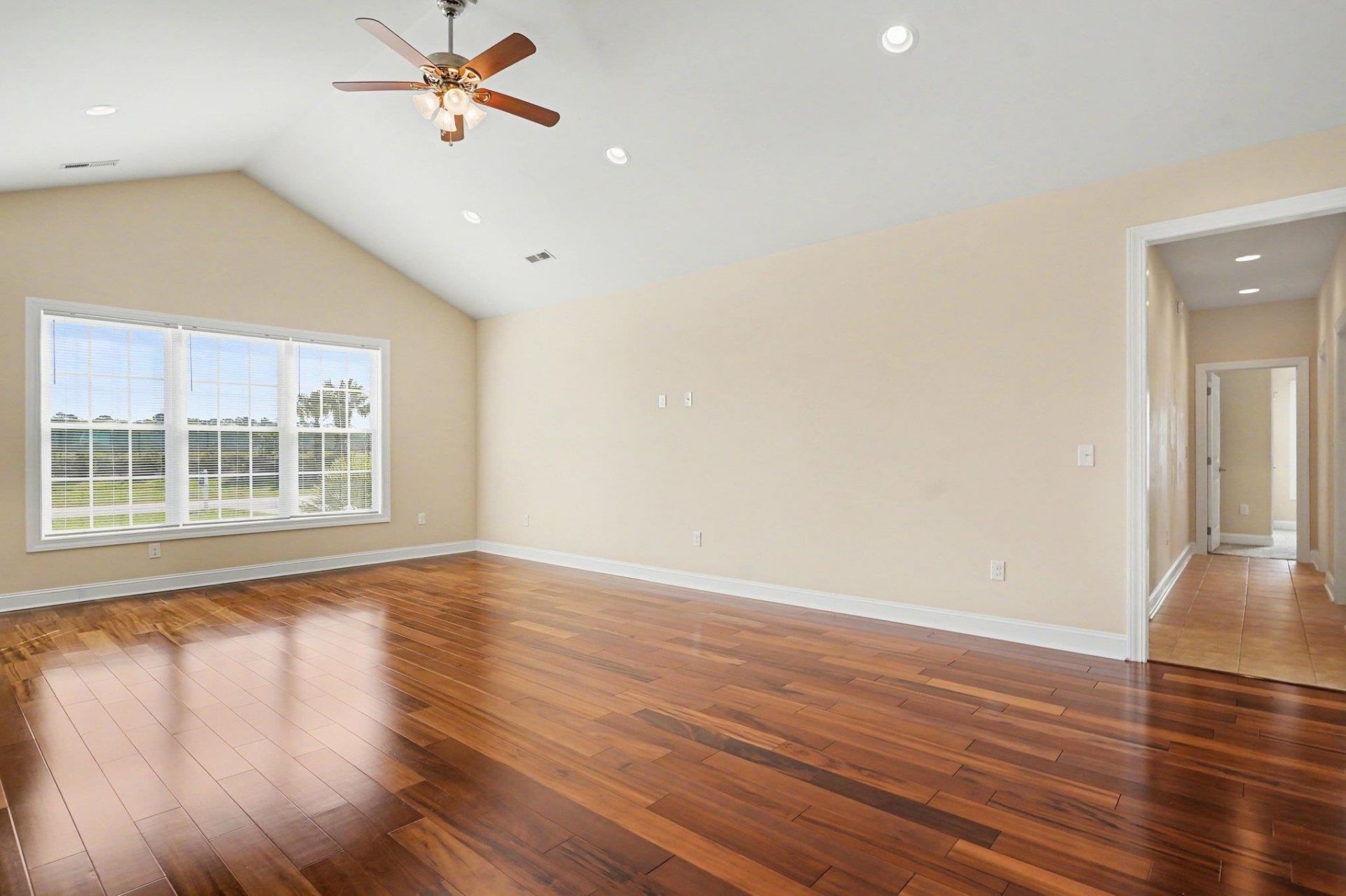 601 Gayle St. Photo 4