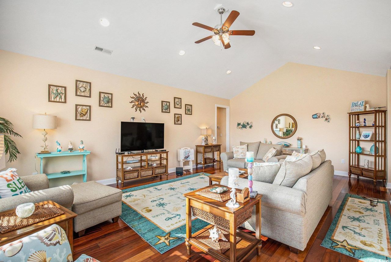 601 Gayle St. Photo 7