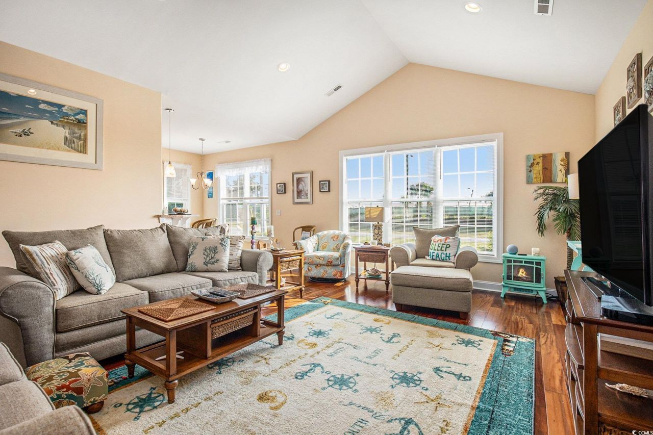 601 Gayle St. Photo 9