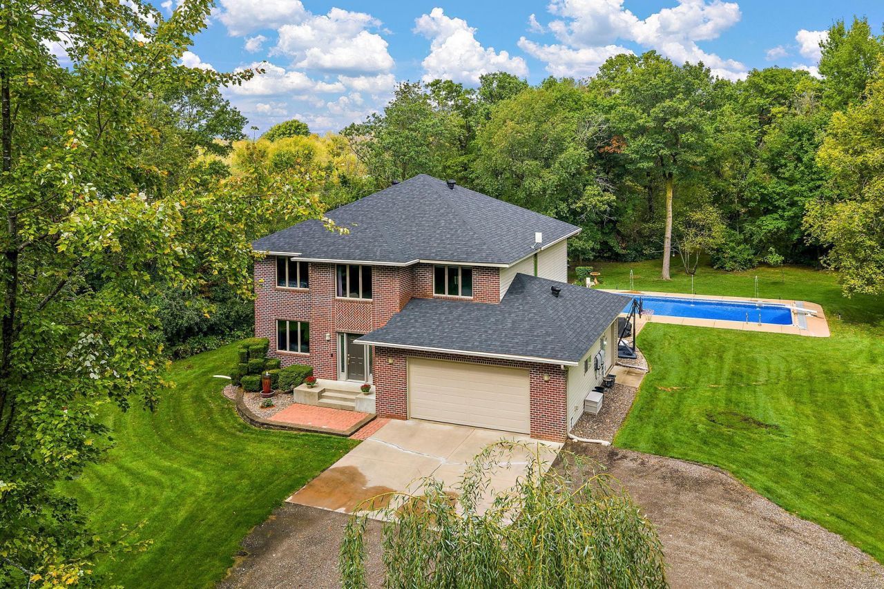 1224 US Highway 12, Roberts, WI 54023