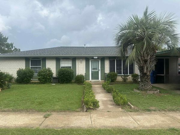 810 Greenbriar St, DeRidder, LA 70634