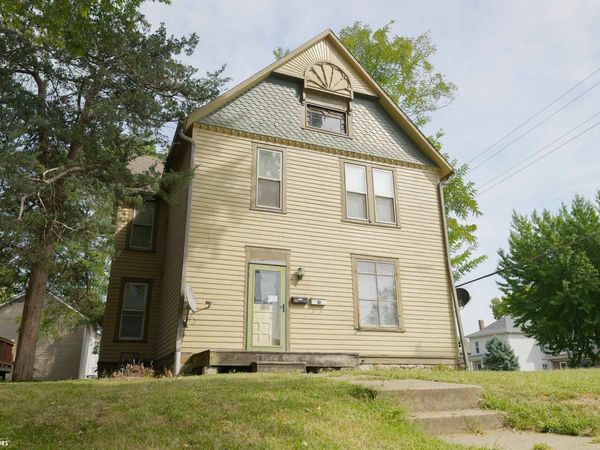 218 S Gunnison Street, Burlington, IA 52601