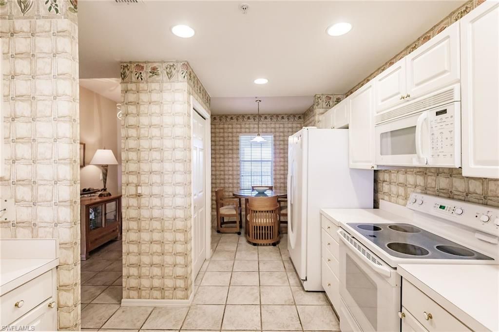 4120 Bayhead Dr, Unit 303, Bonita Springs, FL 34134 Photo