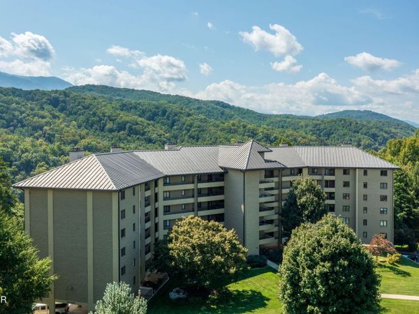 1704 Hidden Hills Road, Gatlinburg, TN 37738