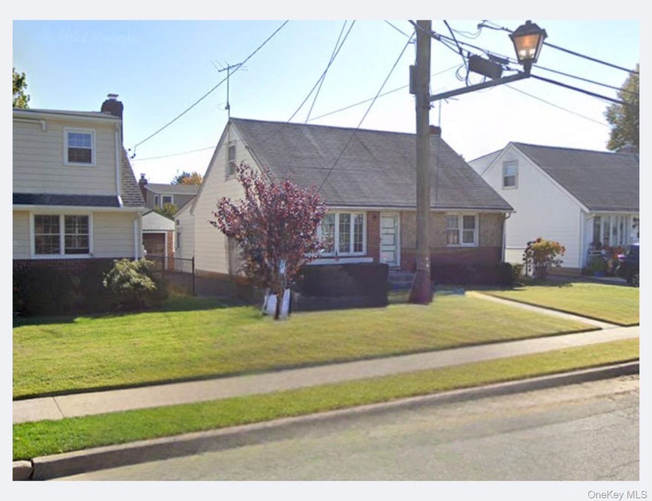 23 Park Circle, Mineola, NY 11501 Main Photo