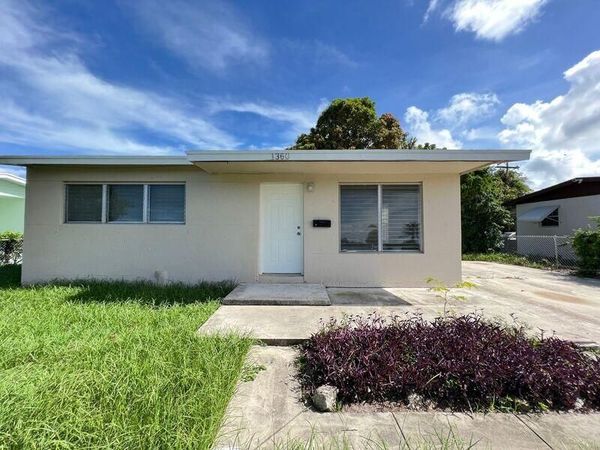 1360 10th Street, West Palm Beach, FL 33401