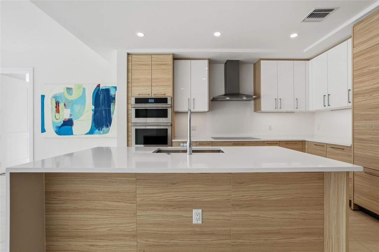 301 1st Street S, Unit 807, Saint Petersburg, FL 33701 Photo