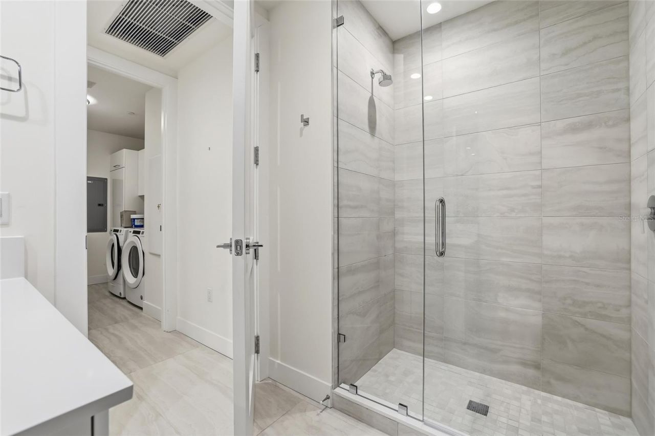 301 1st Street S, Unit 807, Saint Petersburg, FL 33701 Photo