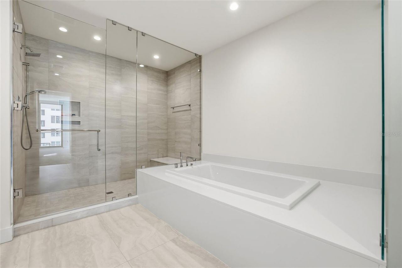 301 1st Street S, Unit 807, Saint Petersburg, FL 33701 Photo