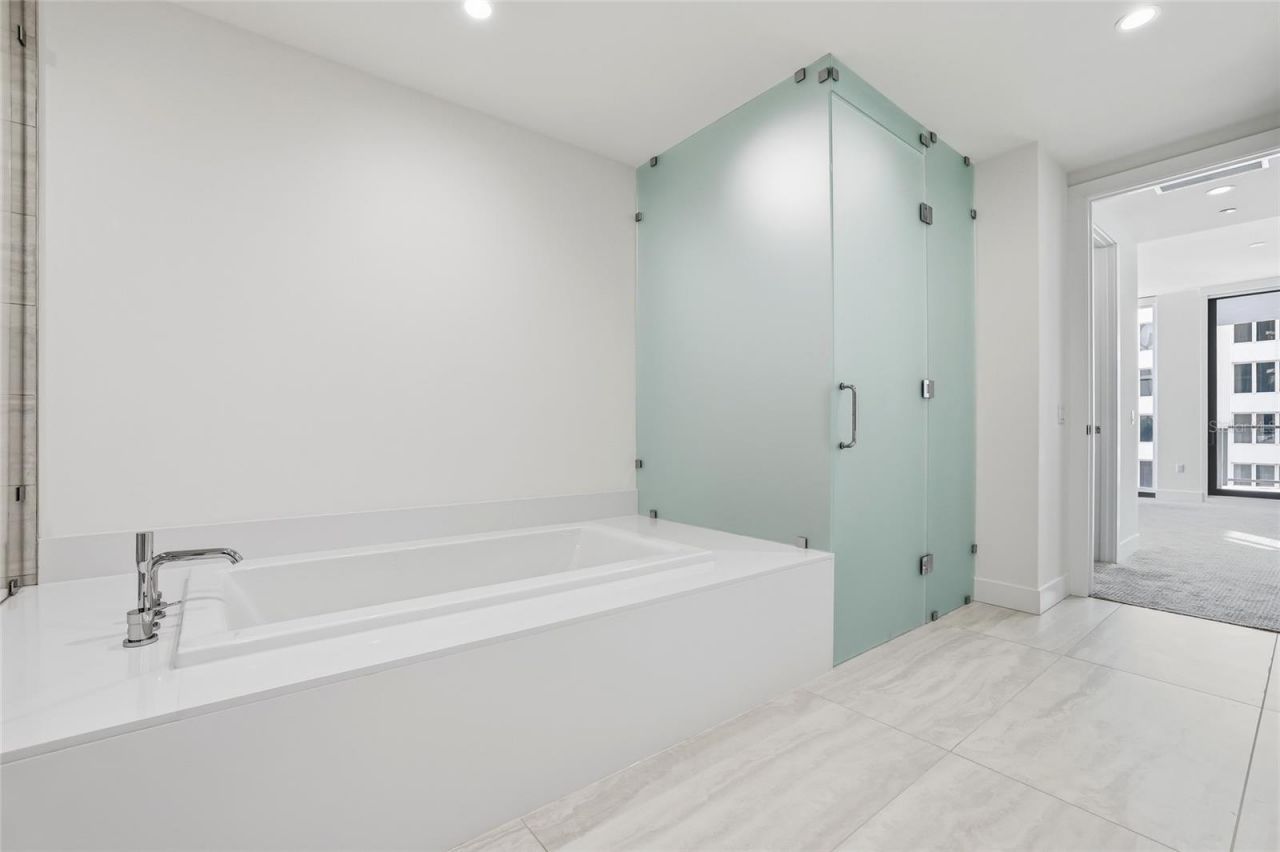 301 1st Street S, Unit 807, Saint Petersburg, FL 33701 Photo