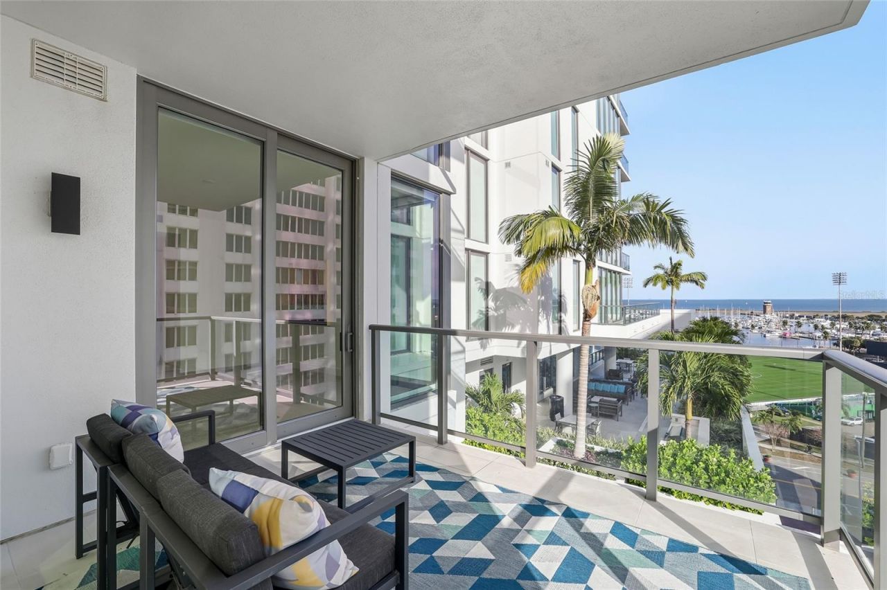 301 1st Street S, Unit 807, Saint Petersburg, FL 33701 Photo