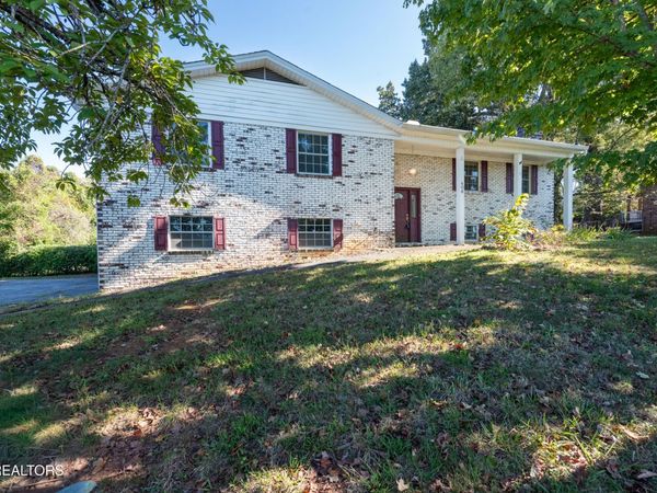 406 Montvale Station Rd, Maryville, TN 37803