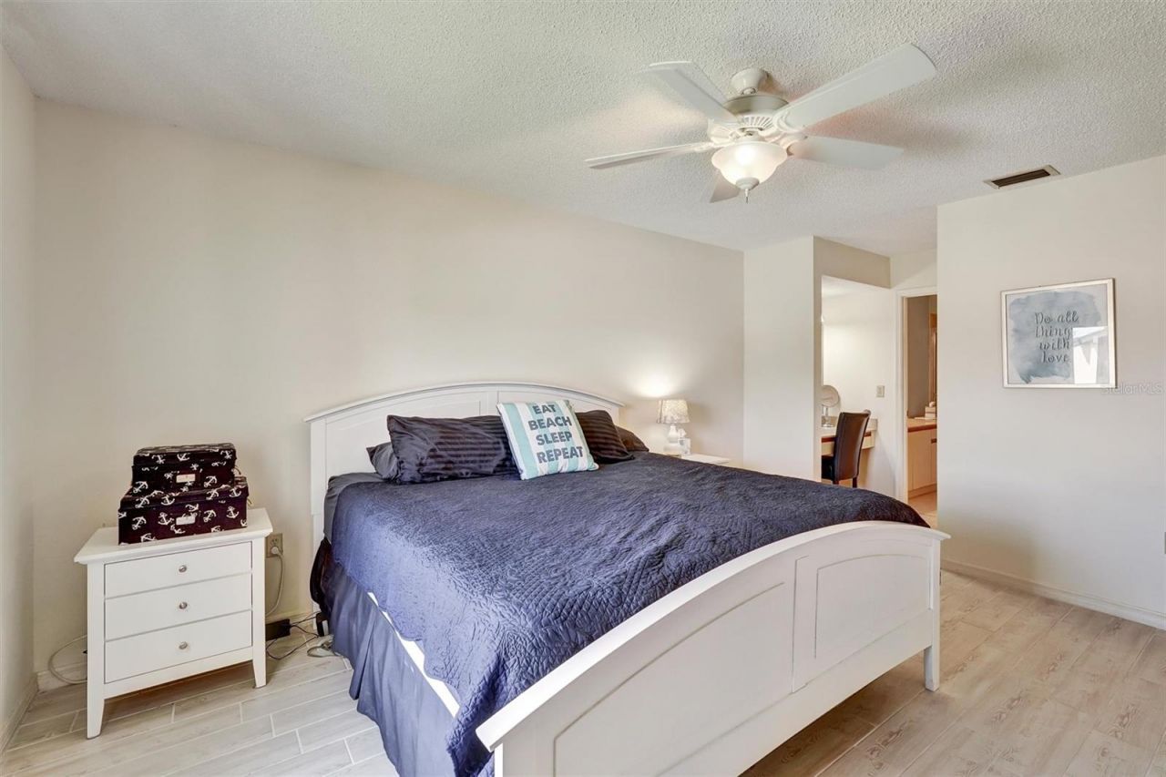 6221 Timber Lake Drive, Unit C10, Sarasota, FL 34243 Photo