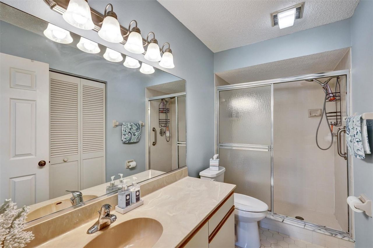 6221 Timber Lake Drive, Unit C10, Sarasota, FL 34243 Photo
