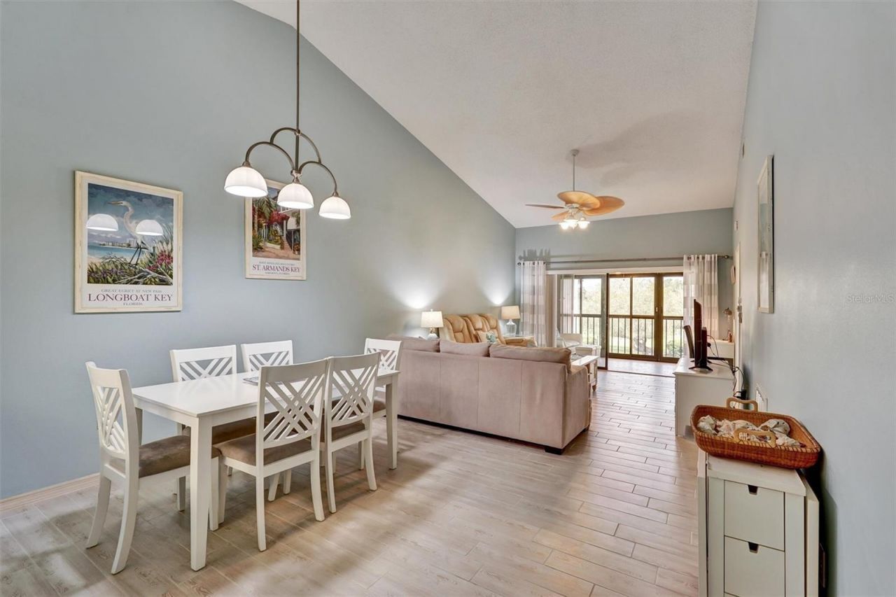 6221 Timber Lake Drive, Unit C10, Sarasota, FL 34243 Photo