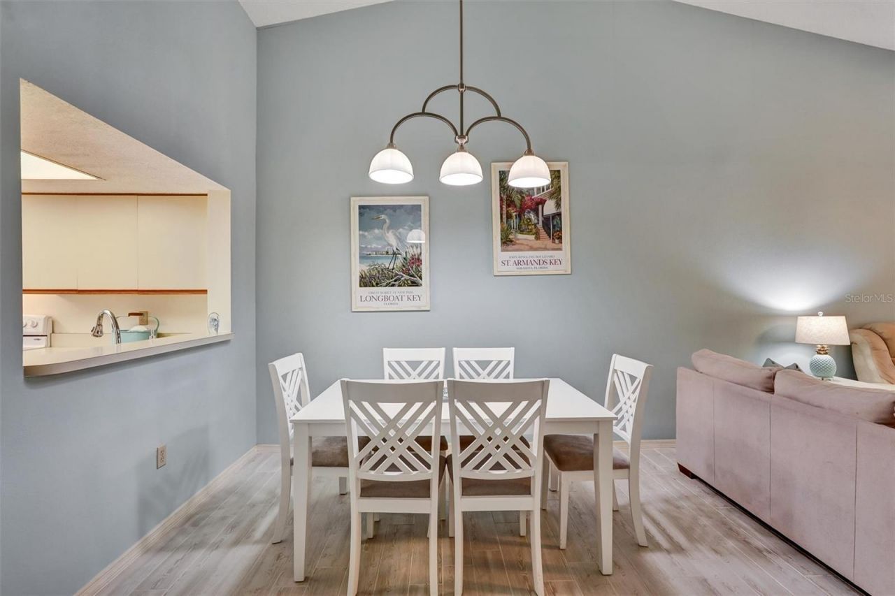 6221 Timber Lake Drive, Unit C10, Sarasota, FL 34243 Photo