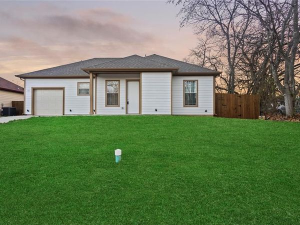 503 S 5th Street, Bonham, TX 75418