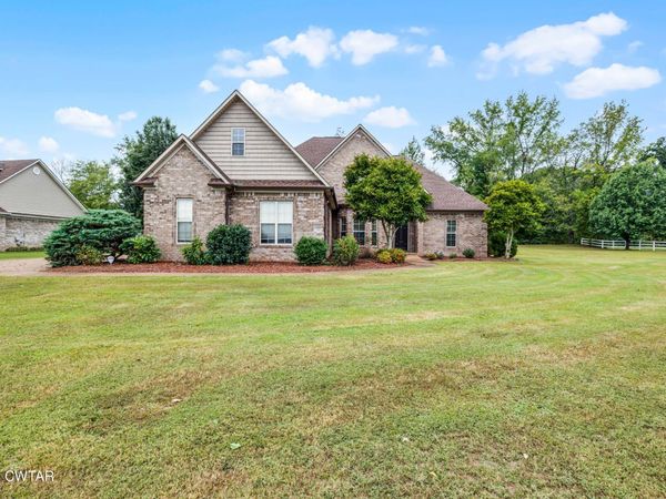 344 Country Chase Drive, Jackson, TN 38305