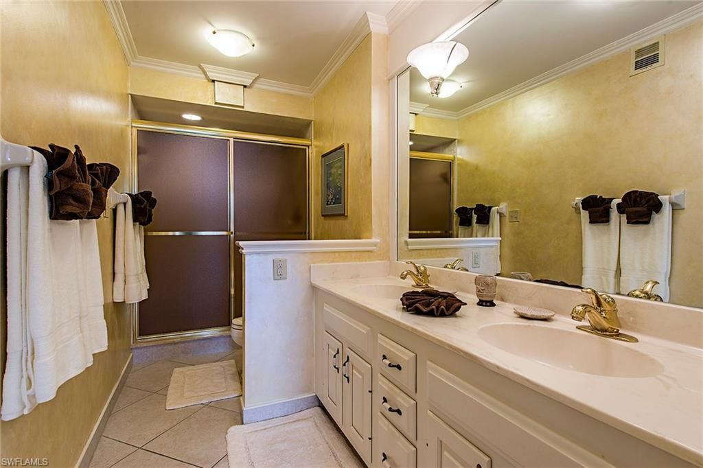 17 Bluebill Ave, Unit 1104, Naples, FL 34108 Photo