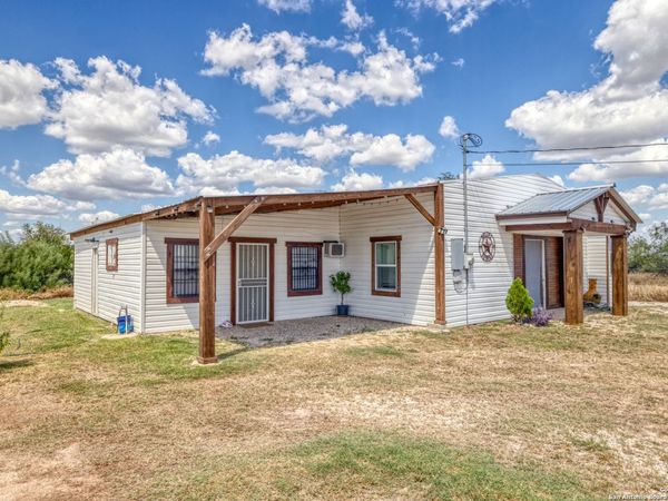 152 John Ayers, Carrizo Springs, TX 78834