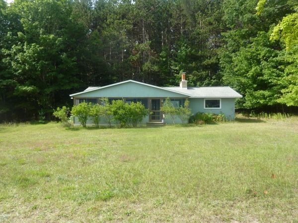 2898 Glory Road, Frankfort, MI 49635