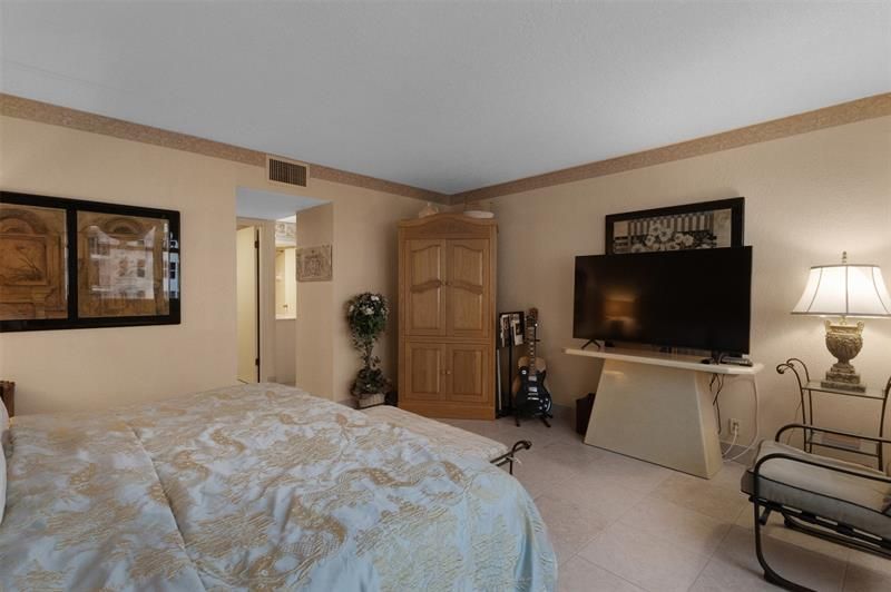 1147 Hillsboro Mile, Unit 307, Hillsboro Beach, FL 33062 Photo