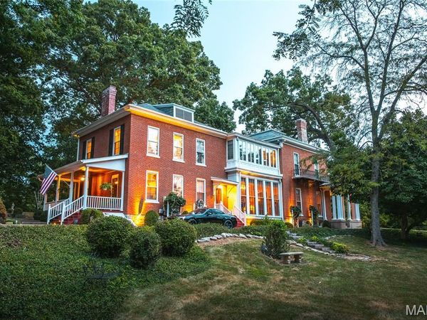 1014 Henry Street, Alton, IL 62002