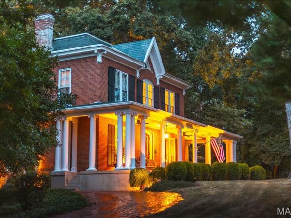 1014 Henry Street, Alton, IL 62002