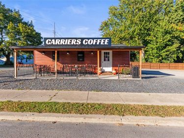 19 Galen St, Clyde, NY 14433