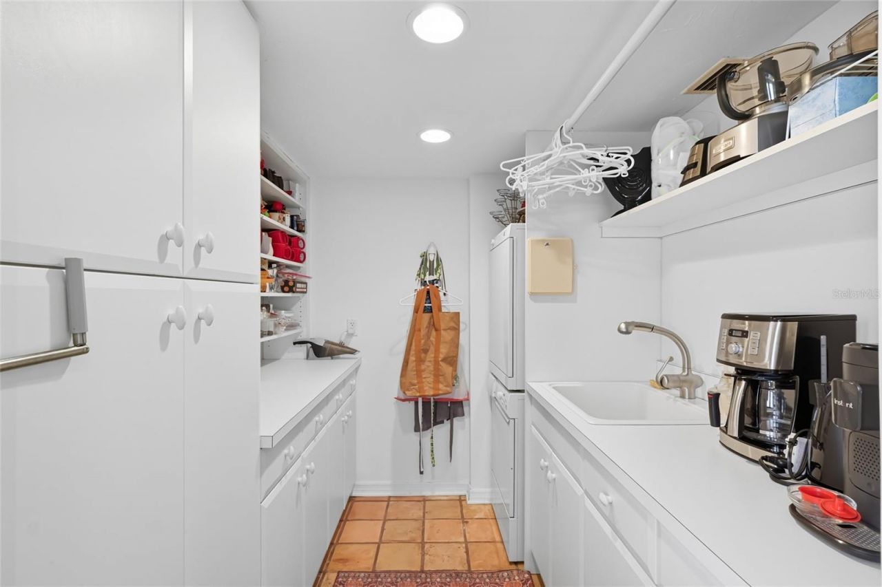 97 Sunset Drive, Unit 501, Sarasota, FL 34236 Photo