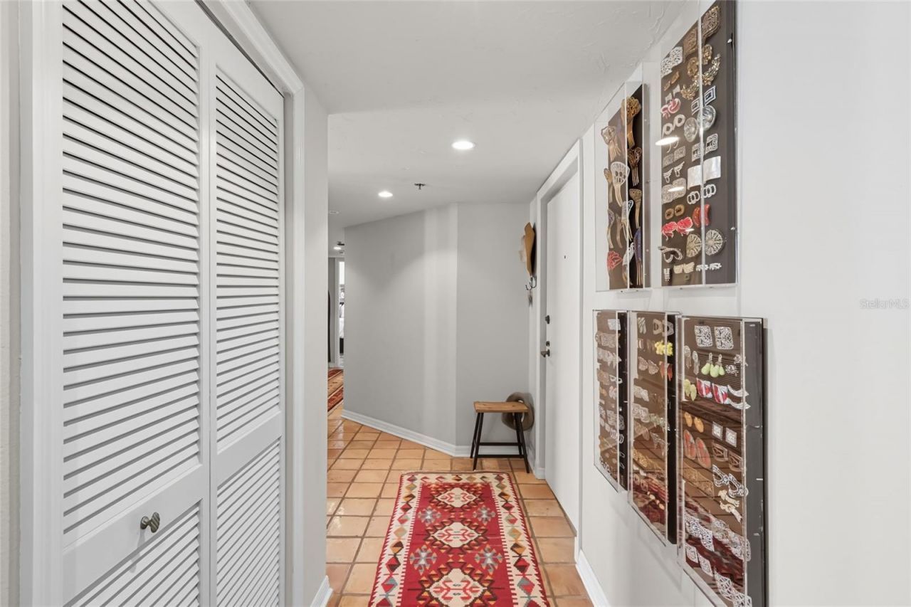 97 Sunset Drive, Unit 501, Sarasota, FL 34236 Photo
