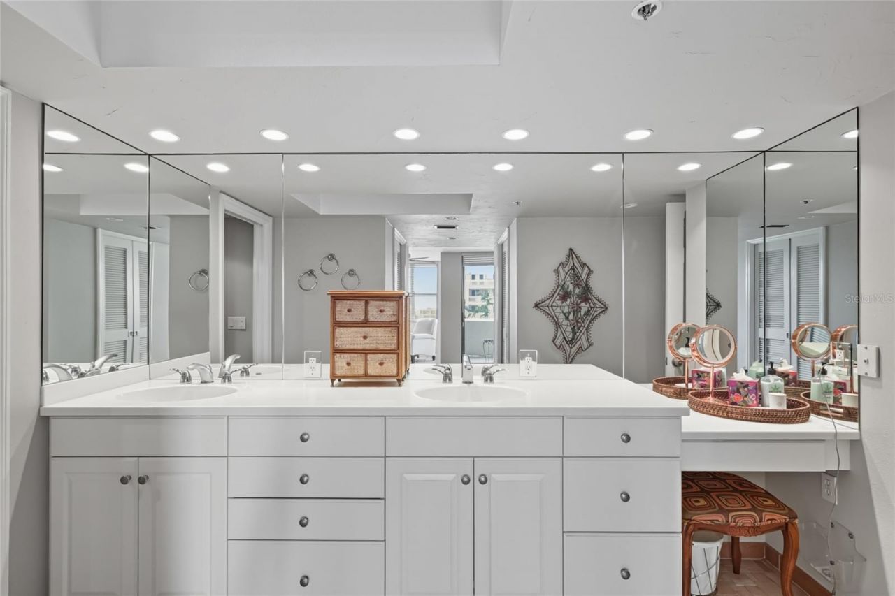 97 Sunset Drive, Unit 501, Sarasota, FL 34236 Photo