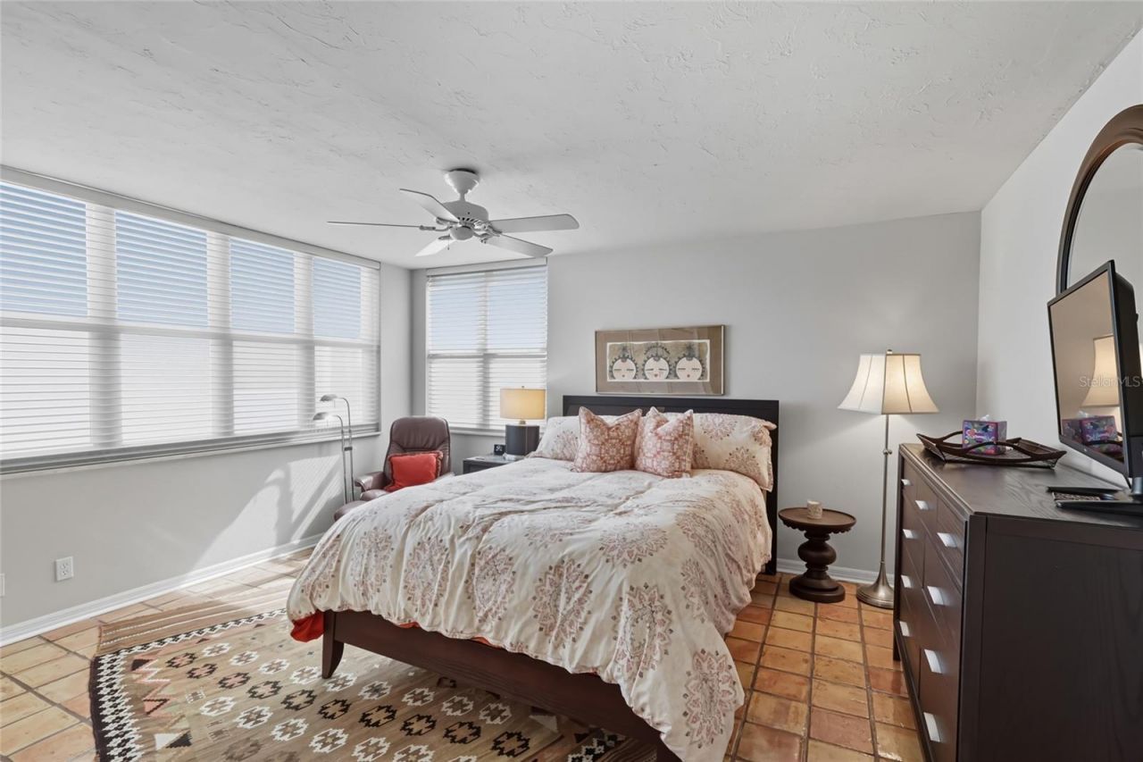 97 Sunset Drive, Unit 501, Sarasota, FL 34236 Photo