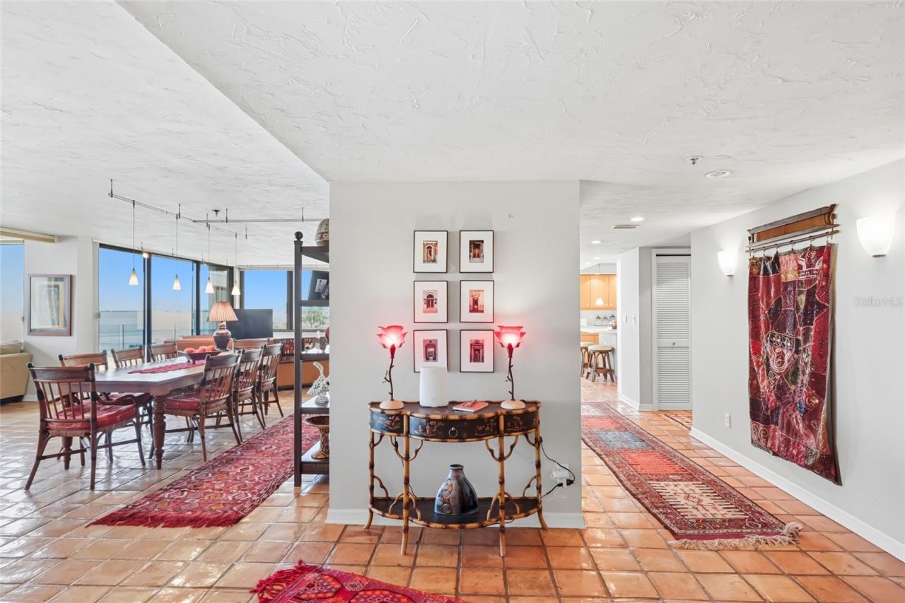 97 Sunset Drive, Unit 501, Sarasota, FL 34236 Photo