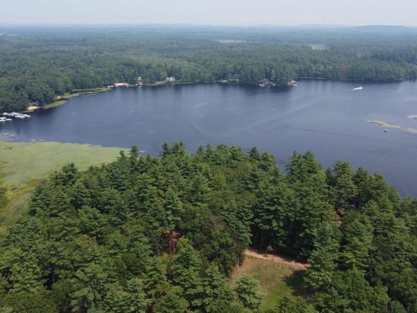 12 W Shore Park Road, Kingston, NH 03848